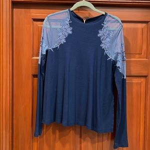 NWT FREE PEOPLE EMBROIDERED LACE TOP!